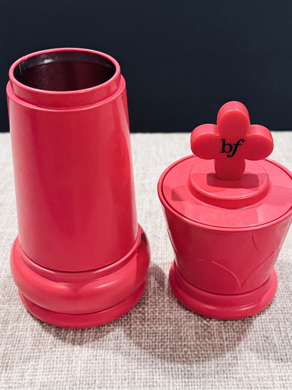 Limited Edition Benefit Pink & Red Chess 2-Piece Makeup Brush Gift Holders Set - Picture 2 of 5